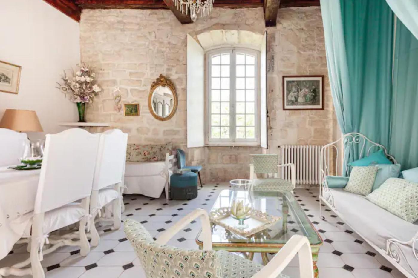 Appartement Spacieux Avec Deux Chambres Au Chateau Valence  Bagian luar foto