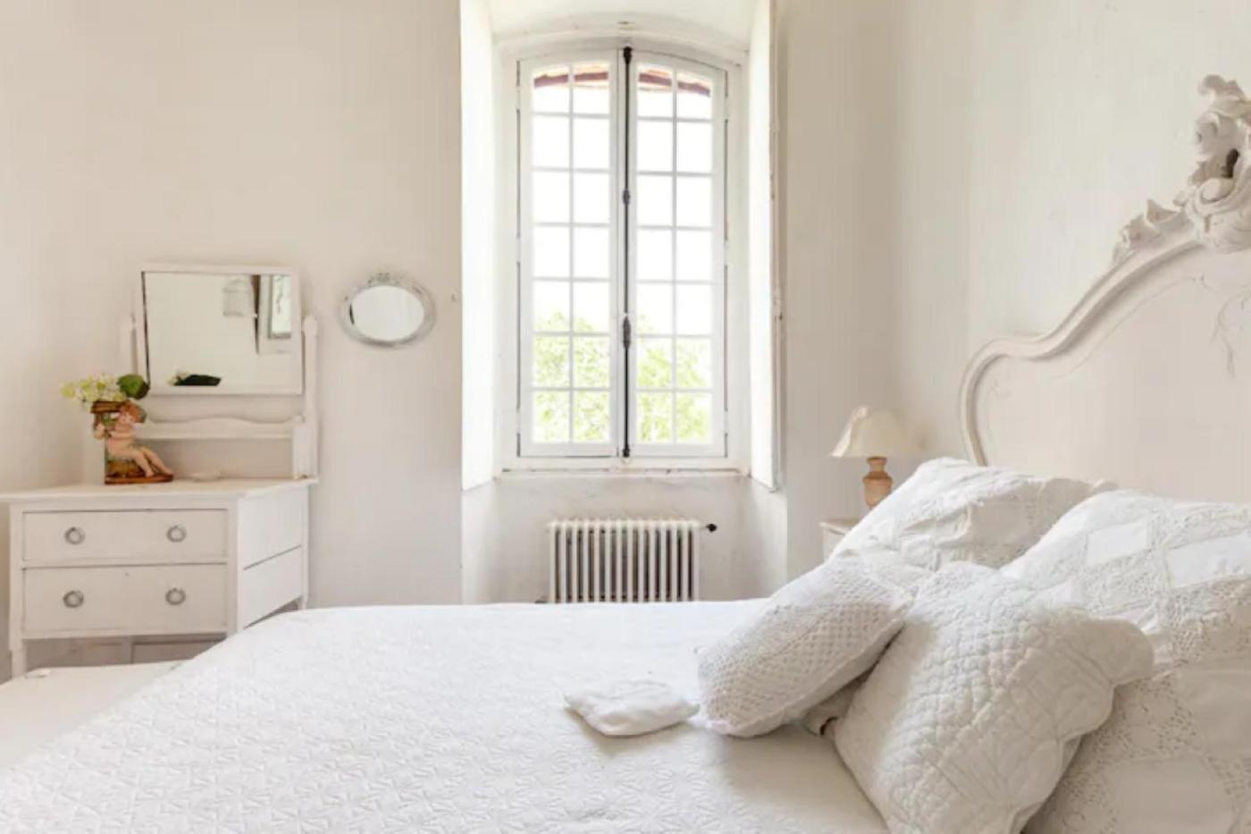 Appartement Spacieux Avec Deux Chambres Au Chateau Valence  Bagian luar foto