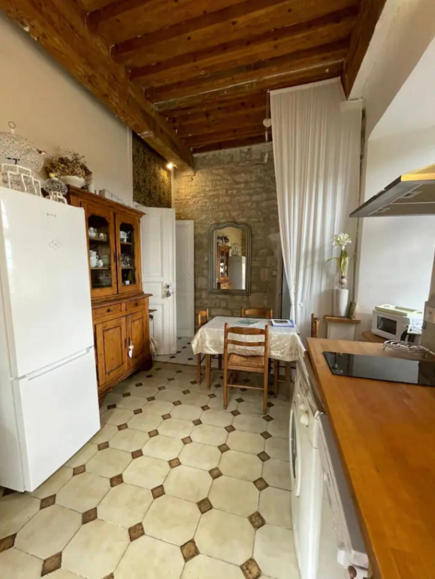 Appartement Spacieux Avec Deux Chambres Au Chateau Valence  Bagian luar foto