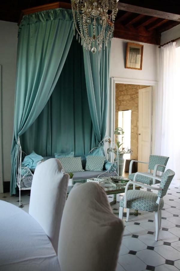 Appartement Spacieux Avec Deux Chambres Au Chateau Valence  Bagian luar foto